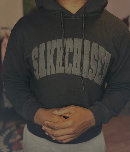 BLACK AND BLACK ESSENTIAL HOODIE